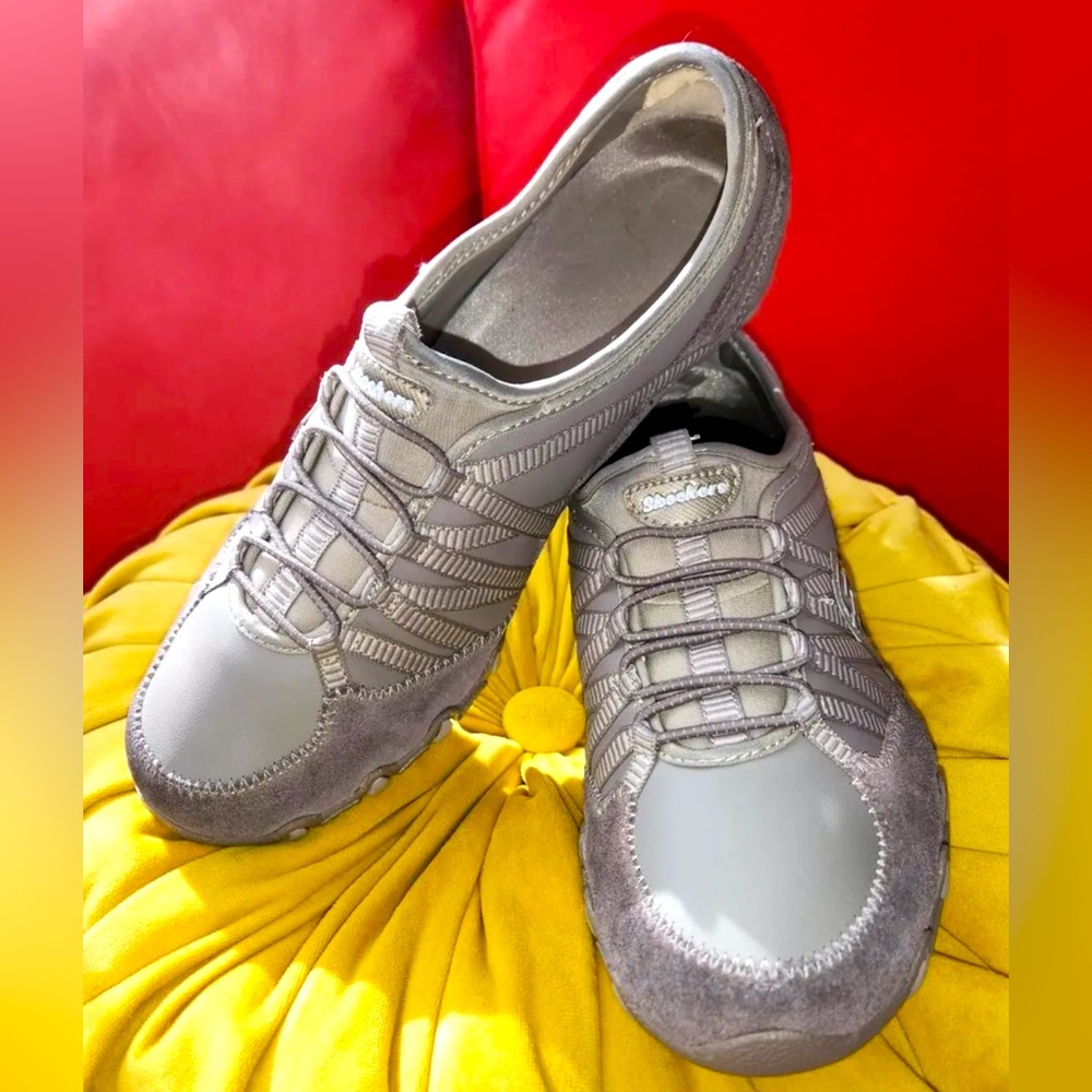 D🩶Skechers Womens Gray Slip On Sneakers Elastic Lace Size 9 Leather Textile